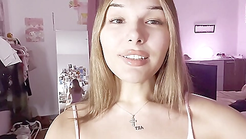 Amateur blonde gets fucked in her mouth and in her cunt