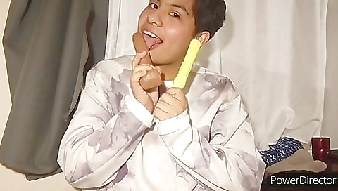 Amateur brunette masturbating with two of her toys