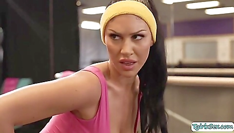 Brunette hottie yoga and get fucked by her on the machine