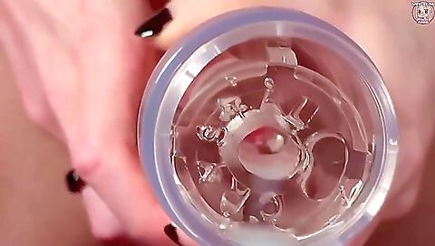 Hot amateur teen gives a handjob and a handjob in a solo video